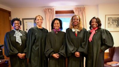 Misleading Photo Suggests Trump Would Face an All-Black, All-Female Panel of Judges on Appeal