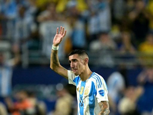 Foot: L'Argentine perd Messi sur blessure mais remporte la Copa America