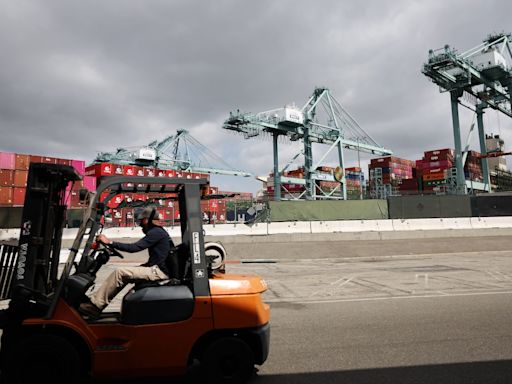 Multiple Terminals Close at San Pedro Bay Ports After Truck Catches Fire