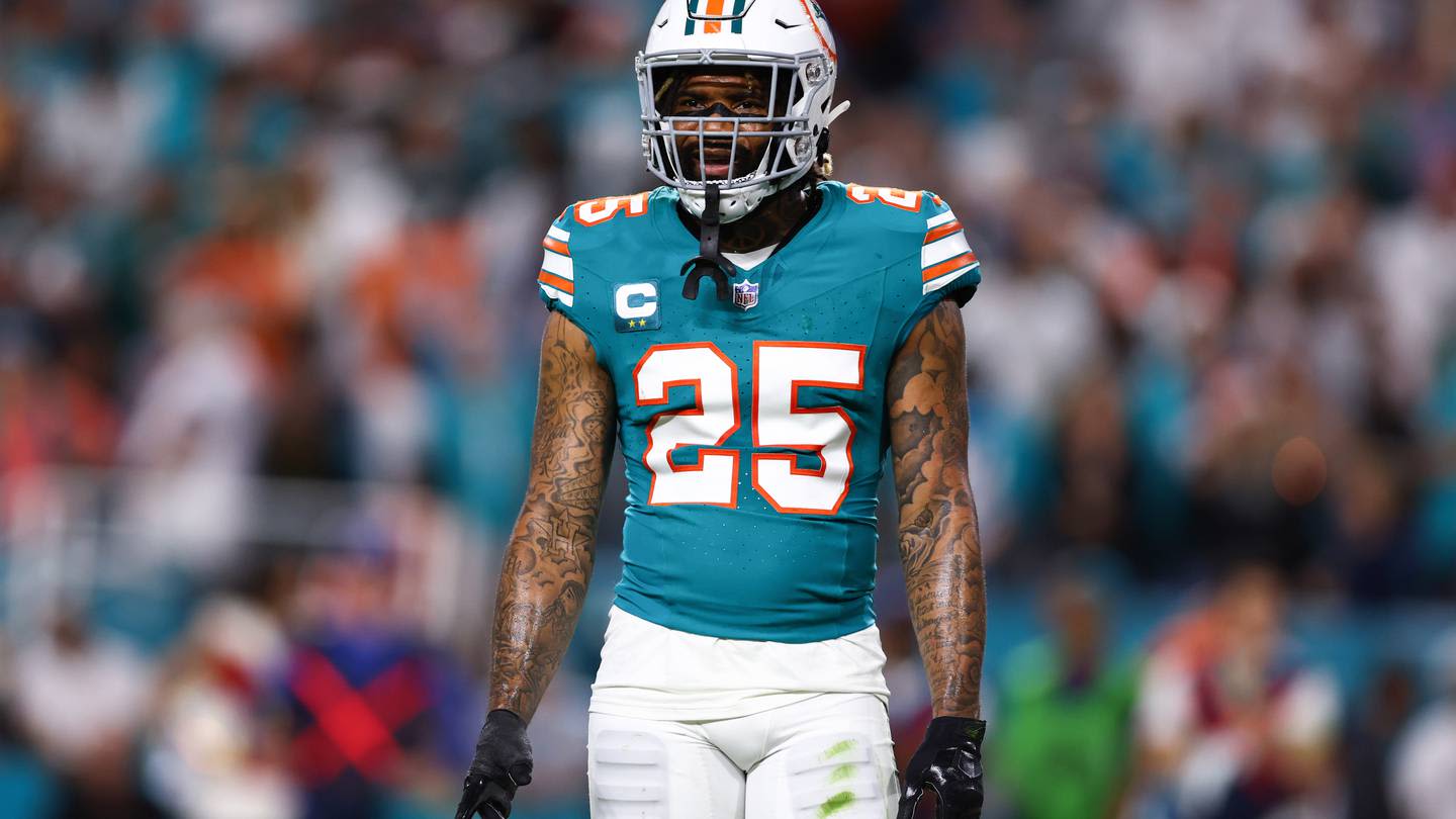 Report: Ex-Dolphins CB Xavien Howard allegedly shared revenge porn, texted a boy sexual images of his mother