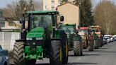 Una tractorada defiende la tierra de Álava contra el "acoso" de las renovables