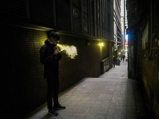 遊港注意！香港將全面禁電子菸 另排隊擬禁吸菸