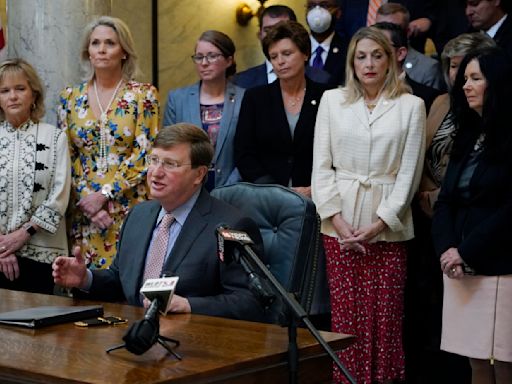 Mississippi lawmakers quietly kill bills to restrict legal recognition of transgender people