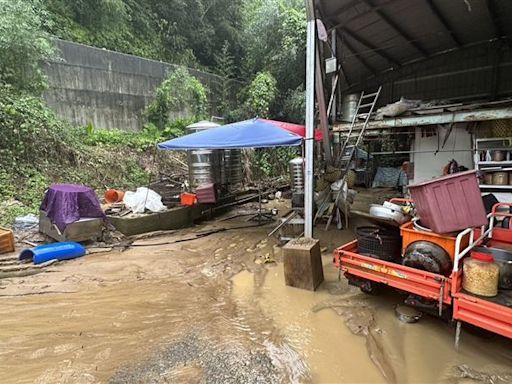 快訊／三峽五寮大雷雨狂炸 土石泥流淹家園疏散9人