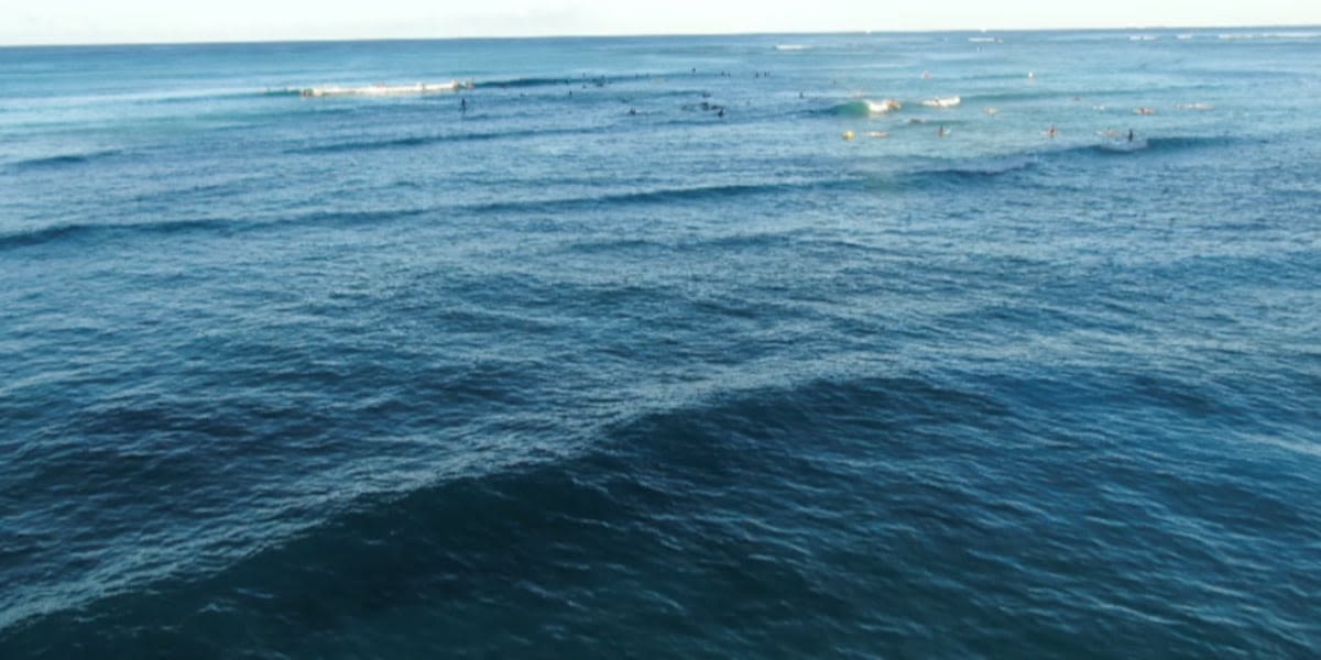 EMS responds to man in his 70s found floating in waters off Waikiki