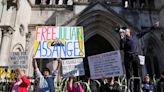 La justicia británica frena la extradición de Julian Assange y le permite volver a recurrirla