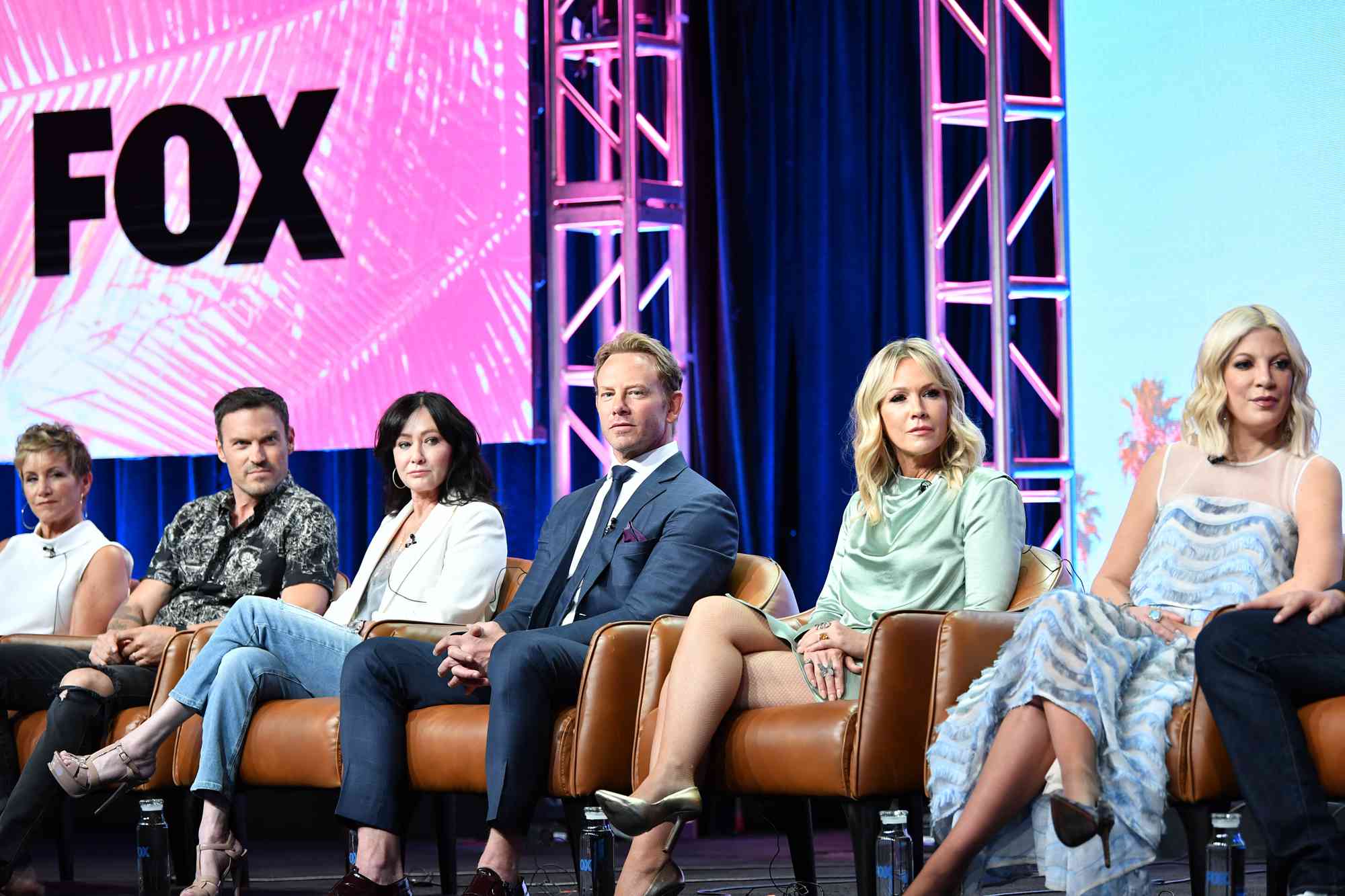 “Beverly Hills, 90210” Cast to Bring the Fun to Florida as They Reunite for Epic 90s Con Return (Exclusive)