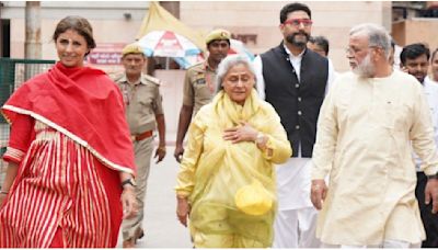 Abhishek Bachchan, Jaya Bachchan and Shweta seek blessings at Kashi Vishwanath Temple in Varanasi; PICS