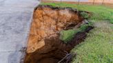 60-foot sinkhole opened in Florida front lawn, leaving neighbors nervous