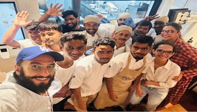 Deepika Padukone And Ranveer Singh Pose With Mumbai Restaurant Staff In Unseen Pic