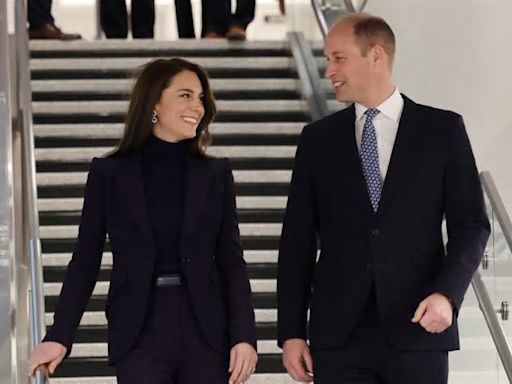 Il principe William avvistato in un pub con la suocera, ma di Kate nessuna traccia…