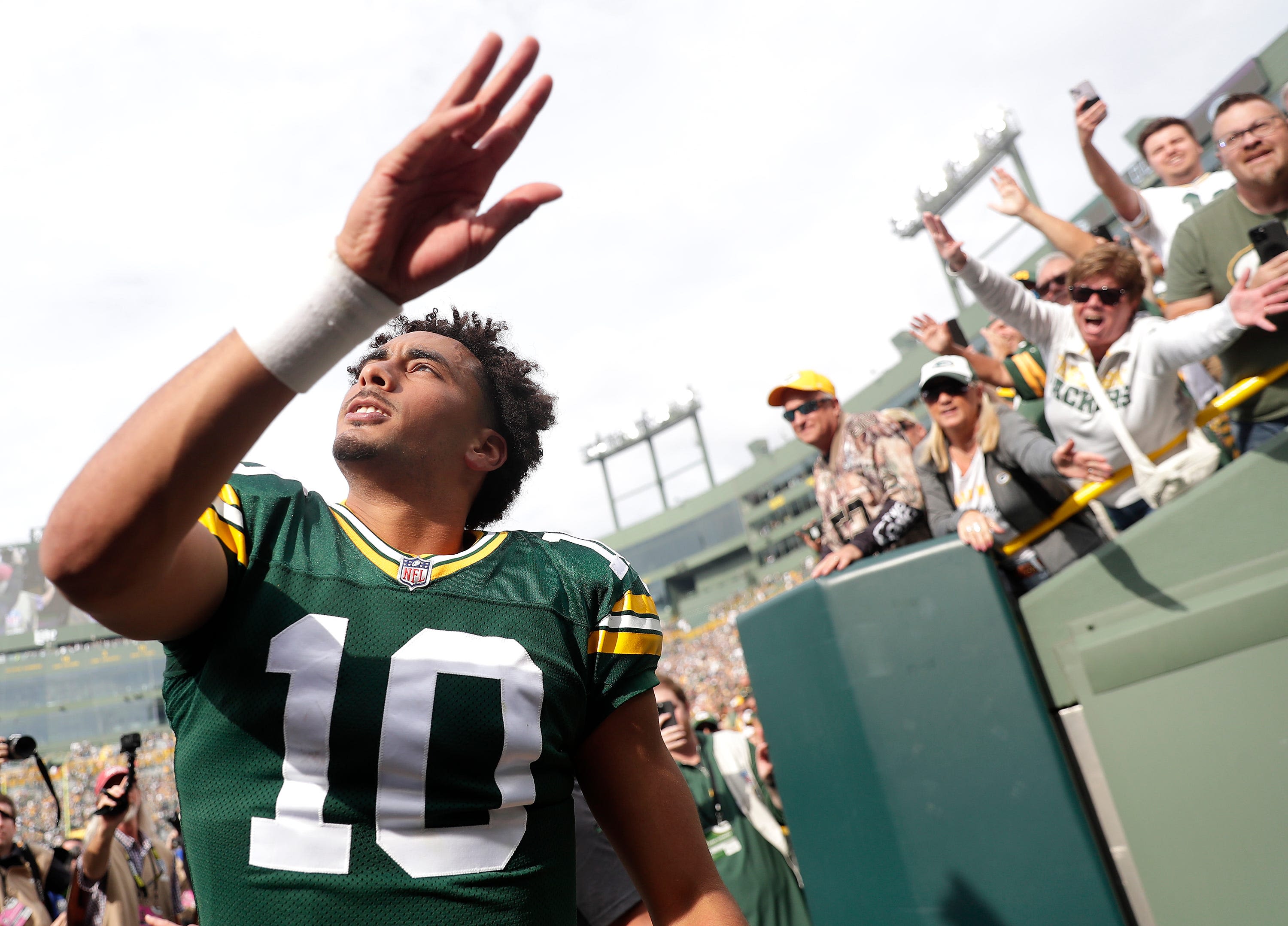 Packers sign quarterback Jordan Love to historic four-year, $220 million contract extension