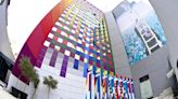 “Colores de AMIA”, la intervención artística que cambió la fachada de Pasteur 633 por los 130 años de la institución