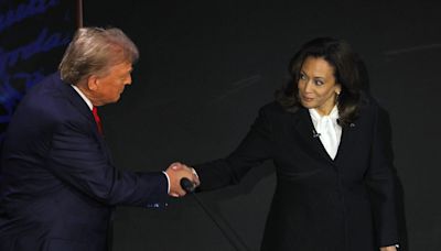 Donald Trump y Kamala Harris intercambian golpes en un debate presidencial tenso