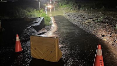 雨炸高雄！退水後全是泥 區公所公告2道路管制：上班族明日請改道