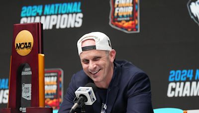 Dan Hurley, UConn agree to new 6-year, $50M contract following 2nd straight national title, offer from Lakers