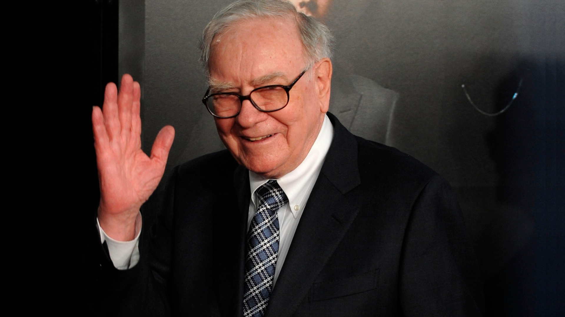 Warren Buffett: 3 Investing Tips You Can’t Afford To Ignore in 2025