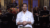 Jake Gyllenhaal Sings Boyz II Men in ‘SNL’ Season 49 Finale Opening Monologue