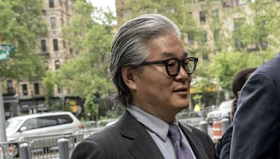 Bill Hwang Defense Faces Tough Odds as Archegos Trial Begins