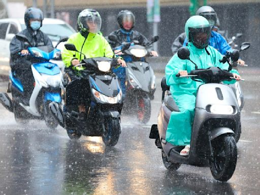 午後防較大雨勢！颱風「艾維尼」今晚生成 下週二鋒面雨強襲全台