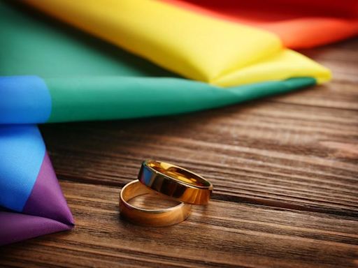 Chicago Priest Blesses Same-Sex ‘Spouses,’ Says Fiducia Supplicans Allows It