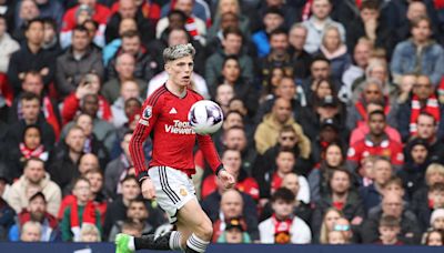 Alejandro Garnacho fue titular en el empate del United