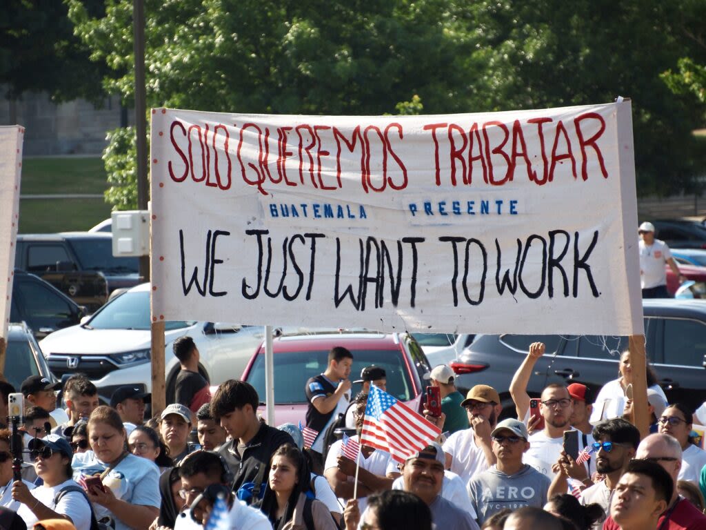 Feds warn Oklahoma officials not to enforce immigration law, threaten lawsuit