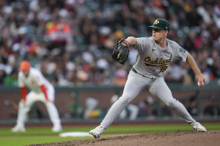 Sears pitches 7 shutout innings, Athletics hit 4 homers in 5-2 win over Giants | News, Sports, Jobs - Maui News