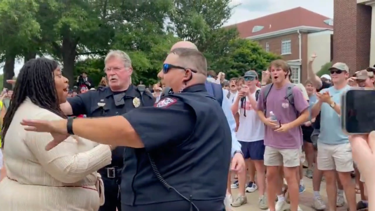 Congressman praises heckling of war protesters, including 1 who made monkey gestures at Black woman