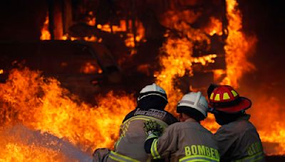 Los decidores datos de la UE sobre incendios en Viña: llamas de 15 metros e intensidad 1.600% mayor que un fuego controlable - La Tercera