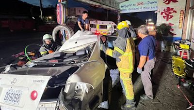 凌志車撞台九線425K路旁餐廳 車毀2人送醫不治