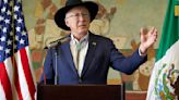 Ken Salazar celebra que EU acusó a 41 personas vinculadas al CJNG