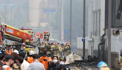 Hallan una veintena de cuerpos en la fábrica de baterías incendiada en Corea del Sur