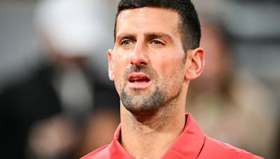 El serbio Novak Djokovic se retira de Roland Garros por una lesión en la rodilla derecha