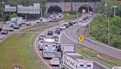 Only 1 lane open at Cochran Hill Tunnel on I-64 East