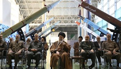 Der Iran und die Bombe: Treibt das Regime nach dem Angriff auf Israel sein Atomprogramm voran?