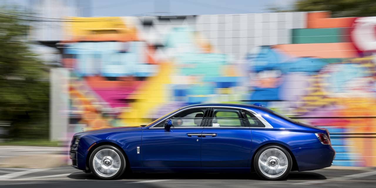 2024 Rolls-Royce Ghost Proves a Frighteningly Effective Head-Turner