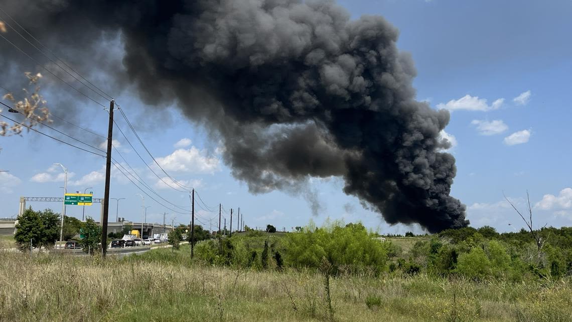 Crews responding to fire at metal recycling plant in northeast Austin