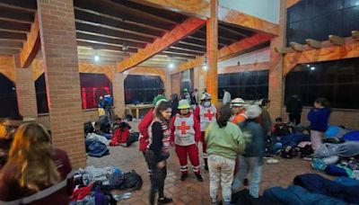 Atienden a 60 niños por hipotermia durante campamento en Apatlaco