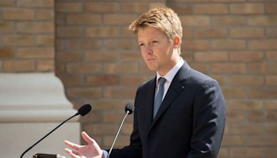 Qui est Hugh Grosvenor, le duc de Westminster et parrain du prince George ?