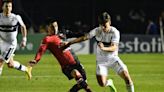 Cuándo juega Colón vs. Gimnasia de La Plata, por el desempate por el descenso: día, hora y TV