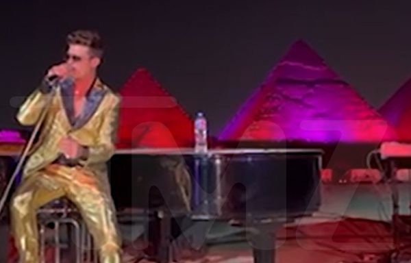 Robin Thicke Performs for Lavish Wedding at Base of Pyramids in Egypt