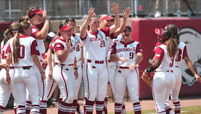 Arizona tops Arkansas in NCAA softball Fayetteville Regional winners bracket