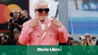 Almodóvar cumple 75 años en un momento dulce, con un León de Oro y un Premio Donostia