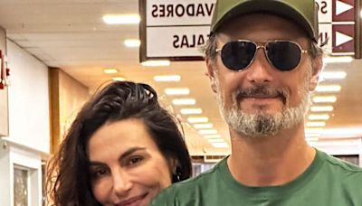 Grávida, Mel Fronckowiak posta foto agarradinha a Rodrigo Santoro