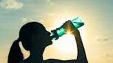 Evita el golpe de calor: 5 acciones diarias para mantenerte hidratado