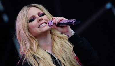 Avril Lavigne finally plays ‘Complicated’ at Glastonbury after 22-year wait