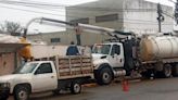 Tras inundaciones, desazolvan red de drenaje del Hospital de la Niñez en Oaxaca