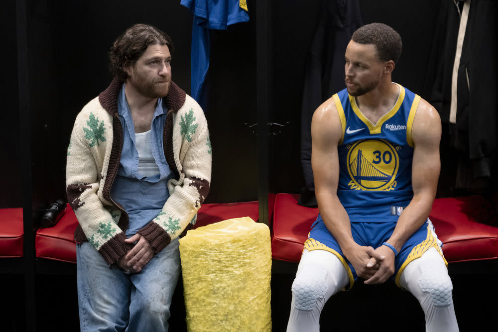 In 'Mr. Throwback,' Stephen Curry shoots for a new title: charming actor