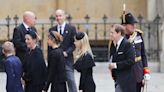 Los hijos y nietos de la reina Camilla llegan con los primeros invitados y no con los miembros de la familia